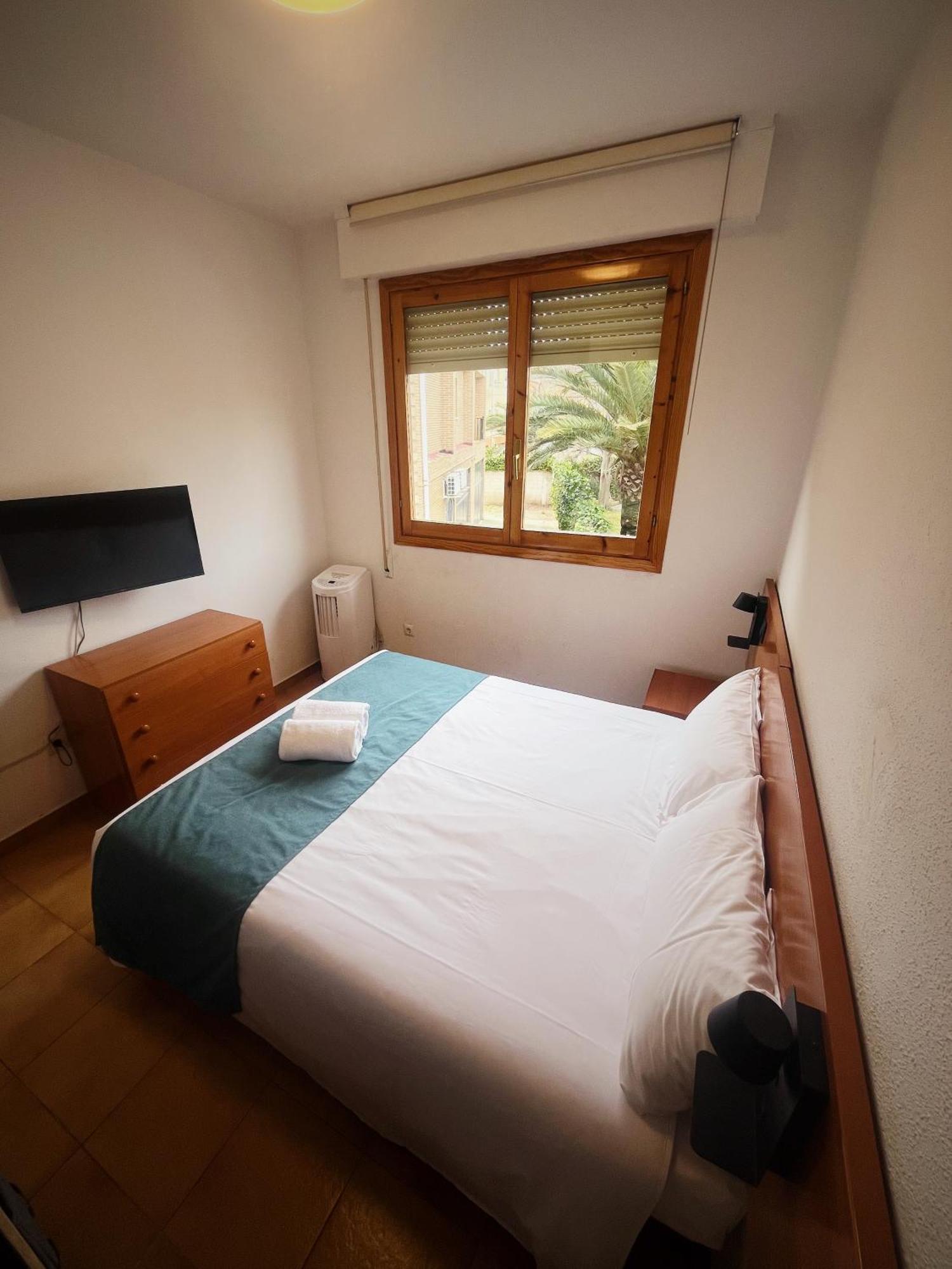 Hostal Legaz Funes Екстер'єр фото
