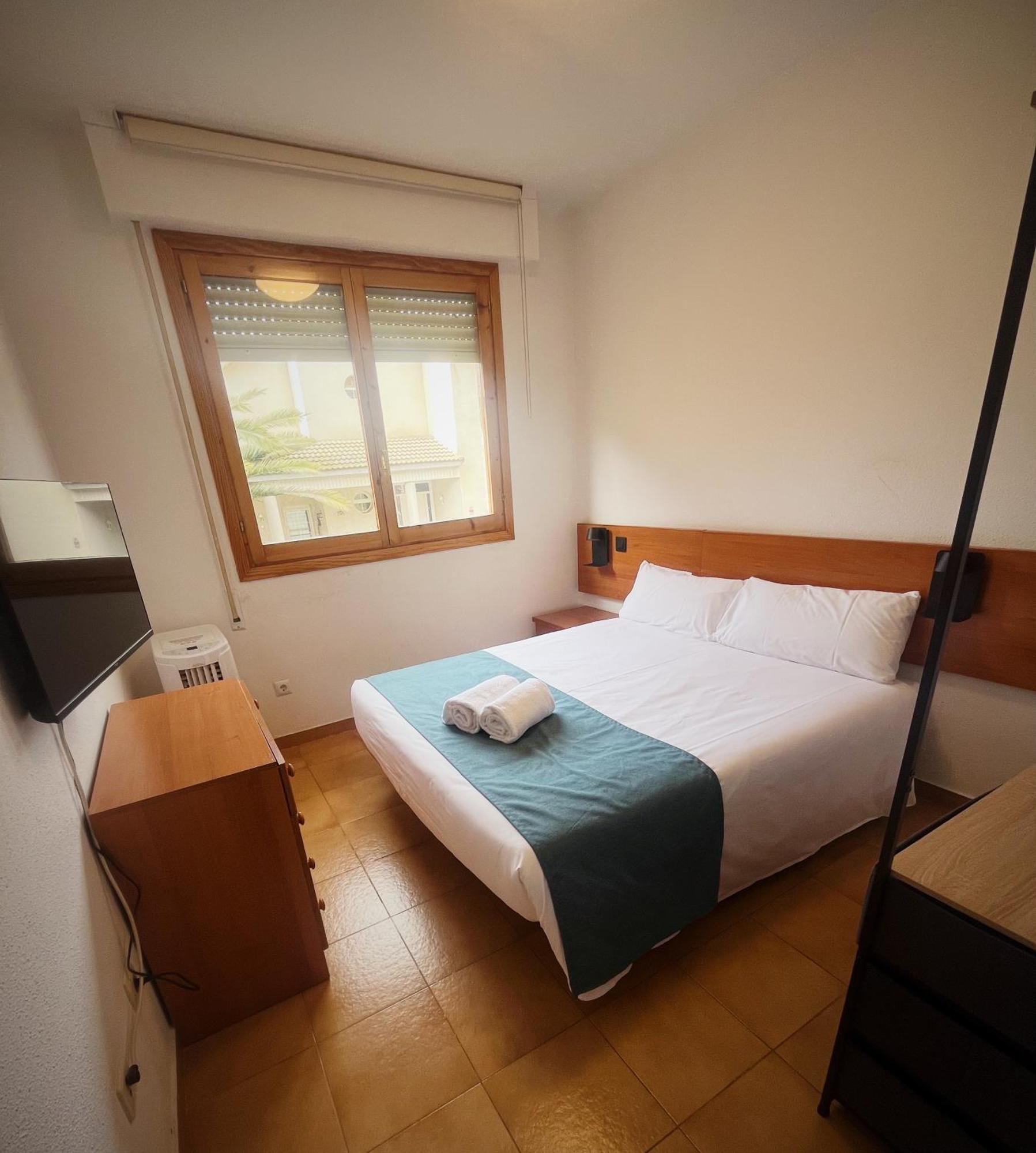 Hostal Legaz Funes Екстер'єр фото