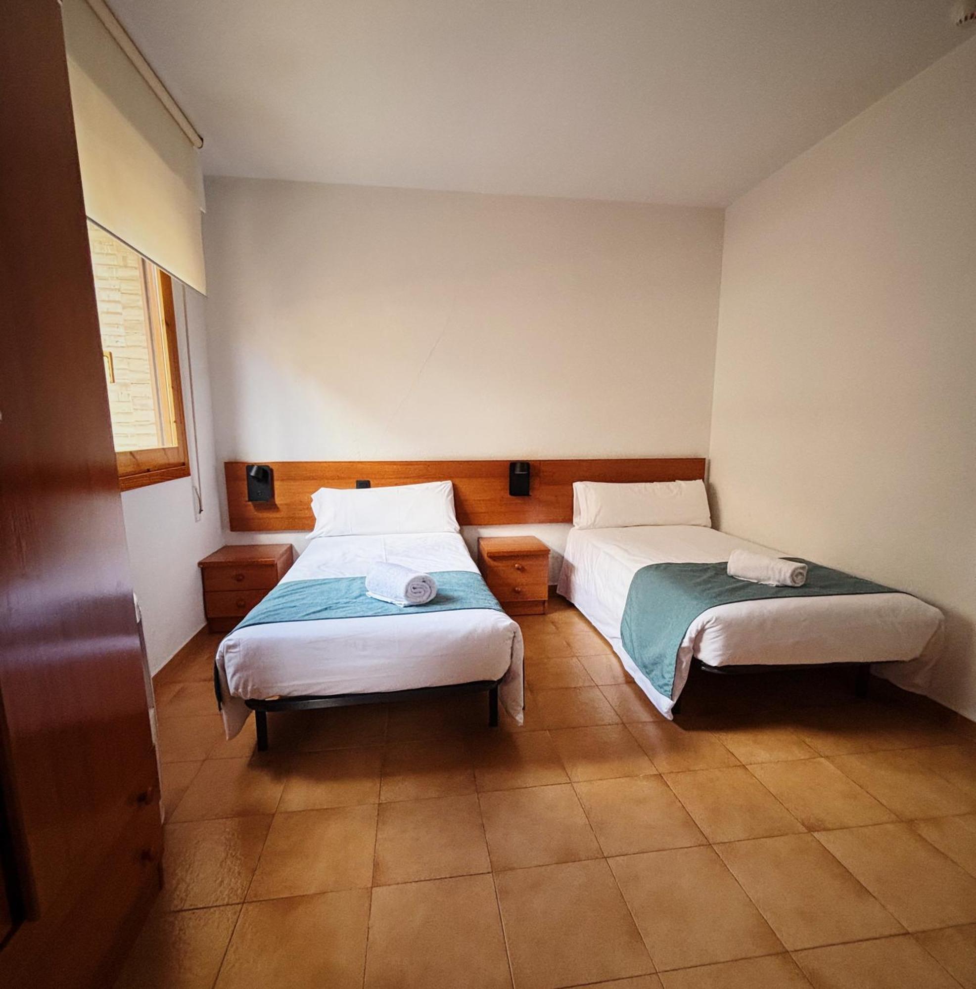 Hostal Legaz Funes Екстер'єр фото